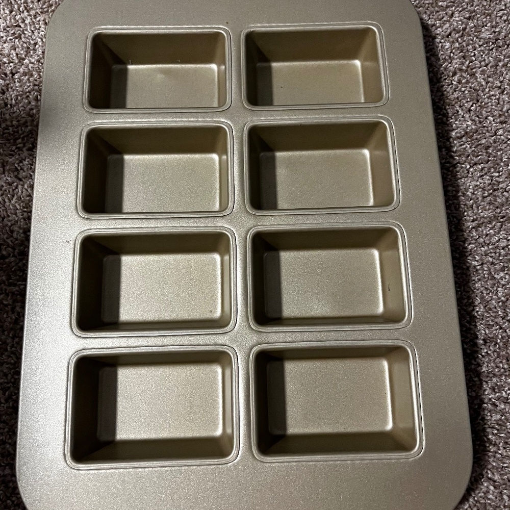 William Sanoma Mini Loaf Pan